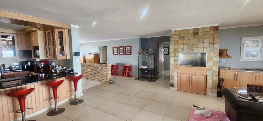 6 Bedroom Property for Sale in Da Nova Western Cape